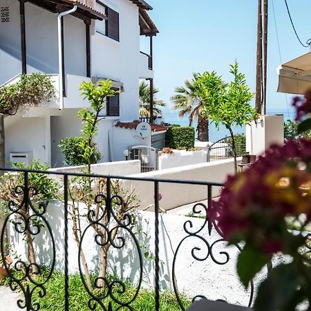 Beachfront Deluxe Apt. Pefkochori Eksteriør billede